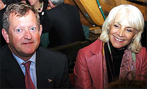 Sveriges ambassadör i Spanien Anders Rönquist och borgmästaren i Cádiz Teófila Martínez (PP) hade en mottagning ombord på fartyget 19 november.